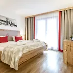 Alpenlodge - Das Dorfhotel Hotel 4*