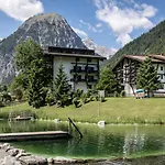 Hotel Alpenlodge - Das Dorfhotel 4*