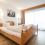 Alpenlodge - Dorfhotel فندق 4*
